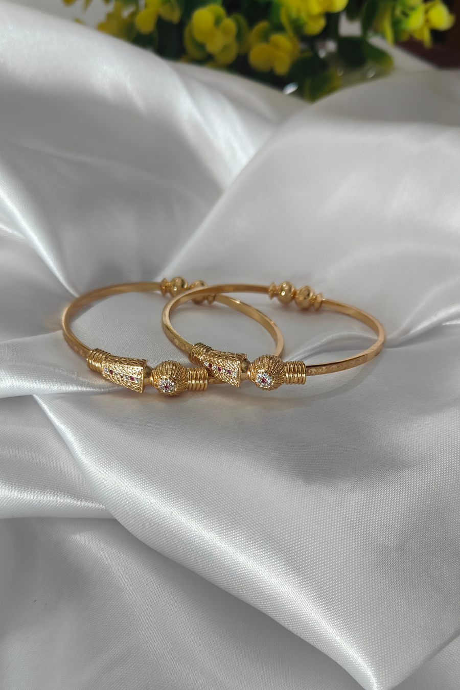 SwarnSaaz Antitarnish Gold Plated Bangles
