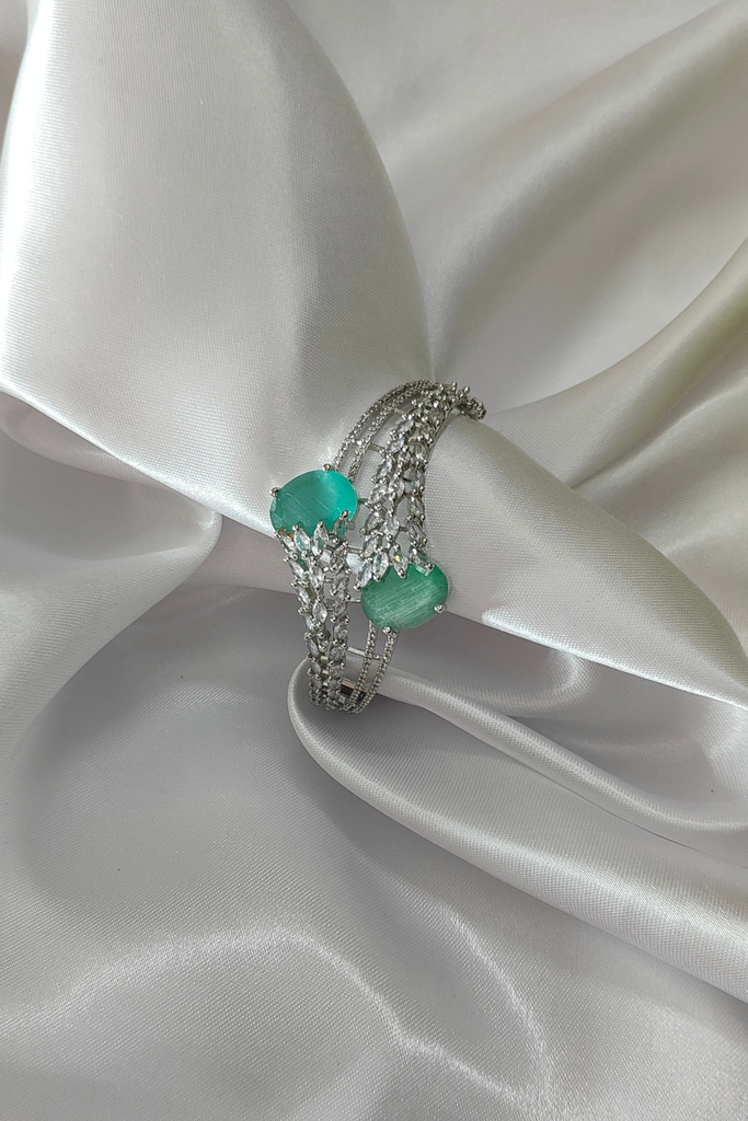 Queen's Charm Diamond Stone Bracelet