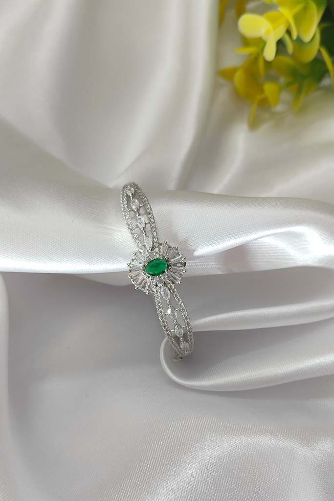 Emerald Glow Diamond Stone Bracelet