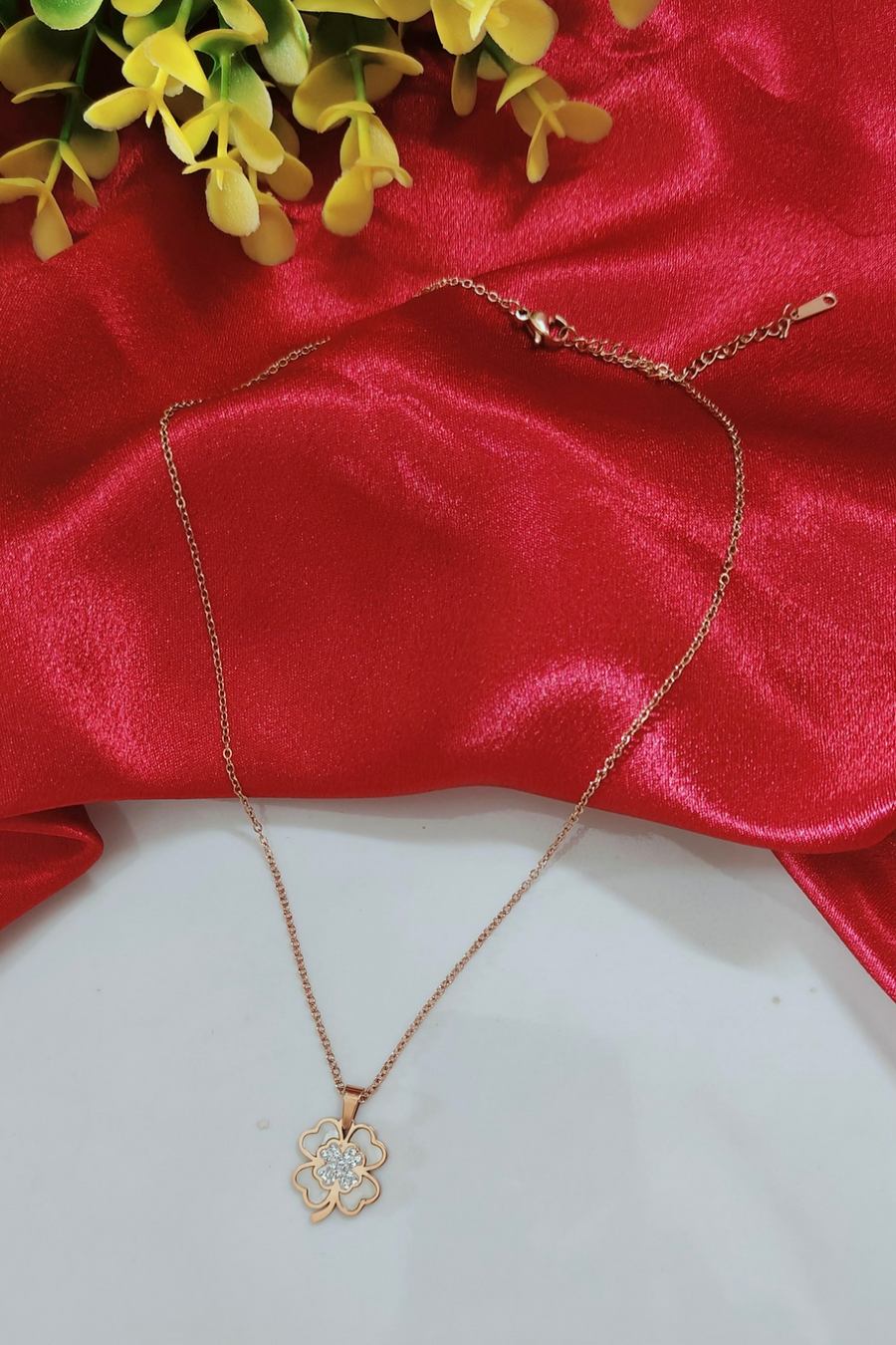 18 Carat Gold Plated NovaFlower Pendant Chain