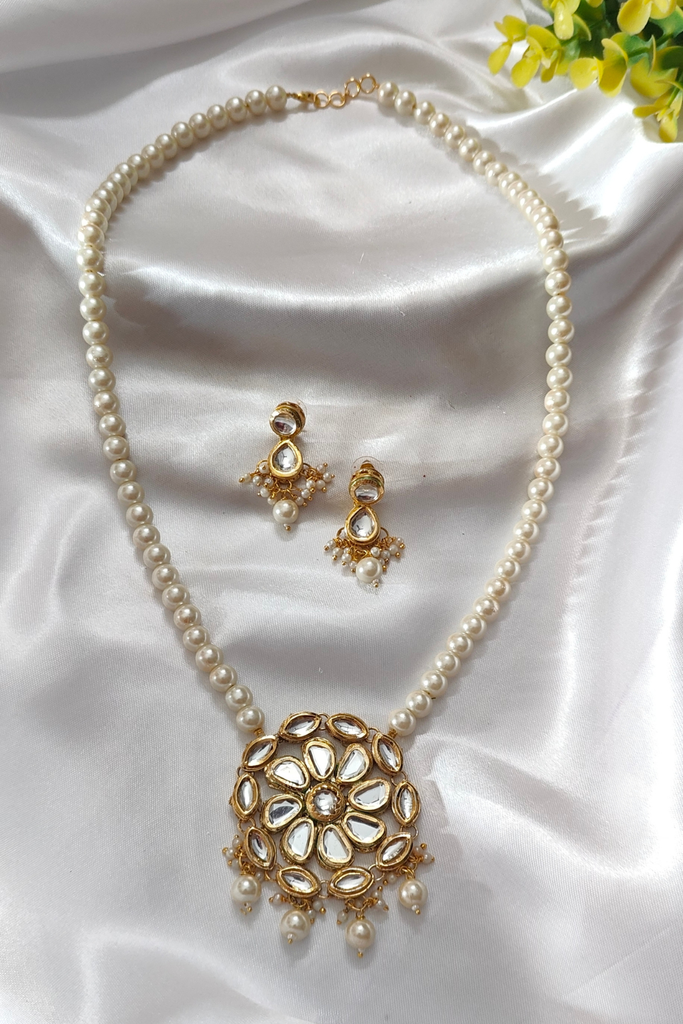 White Pearl Pendant Set