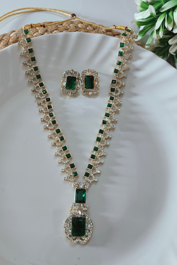 Emerald Elegance Necklace