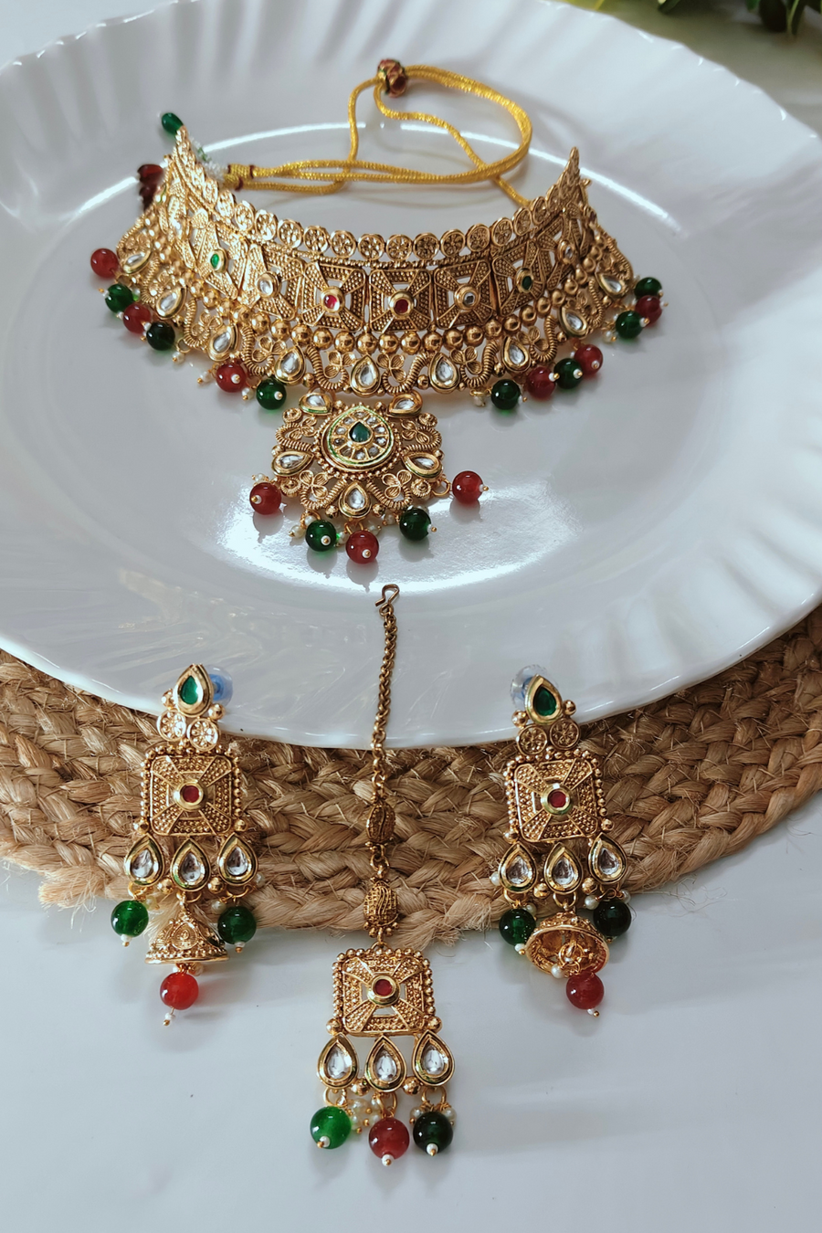 Multicolour Rajwada Rangrez Choker Set with Mangtika