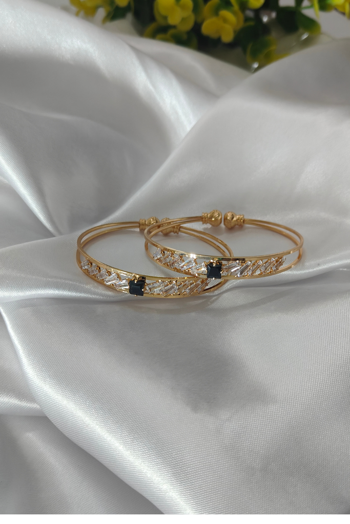 Antitarnish Black & White Diamond Stone Adjustable Bangles