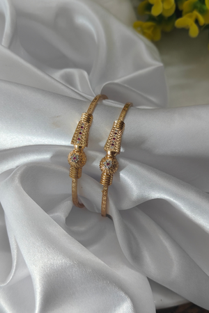 SwarnSaaz Antitarnish Gold Plated Bangles