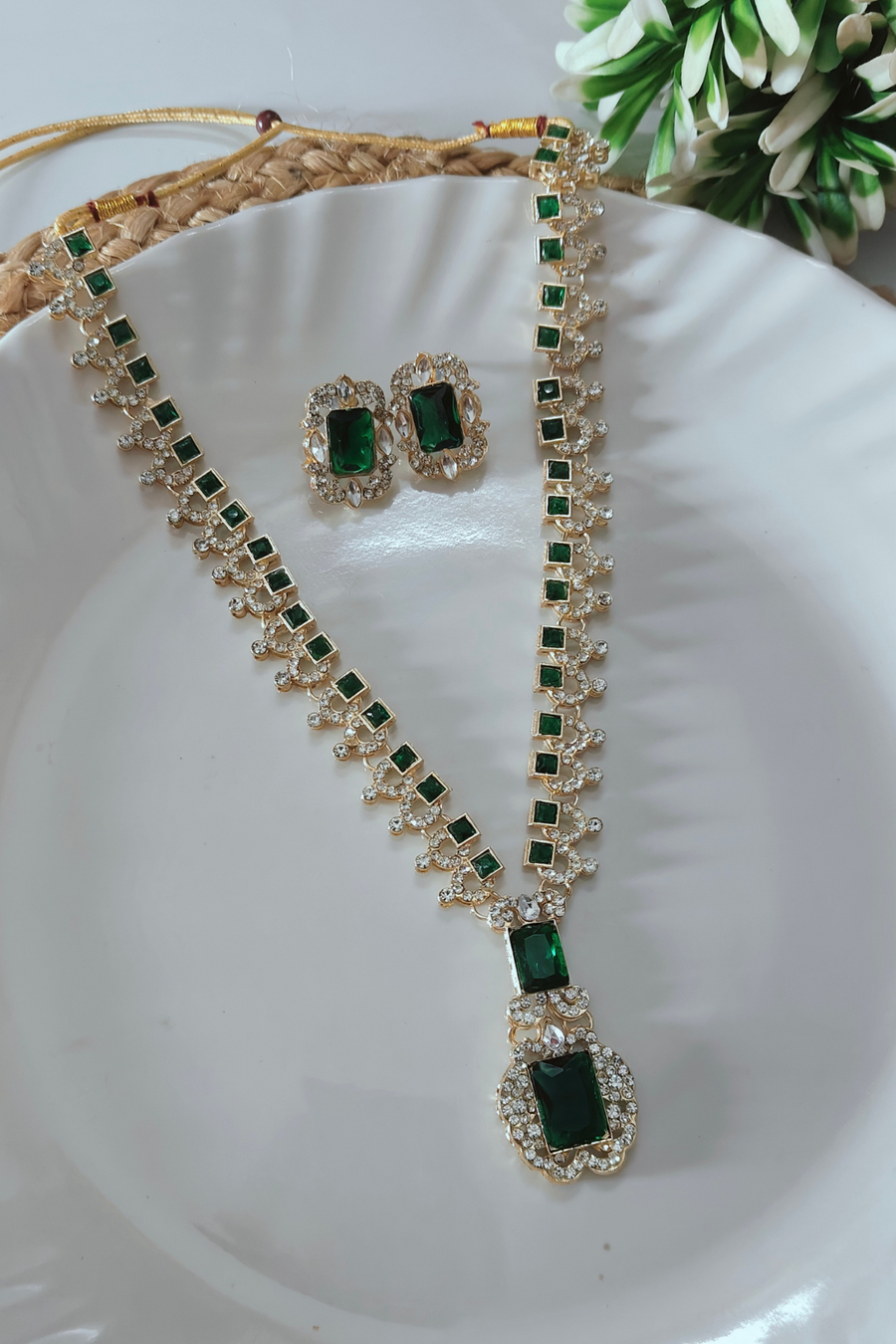 Emerald Elegance Necklace